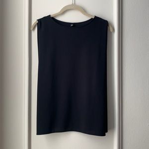 Black Sleeveless Tank